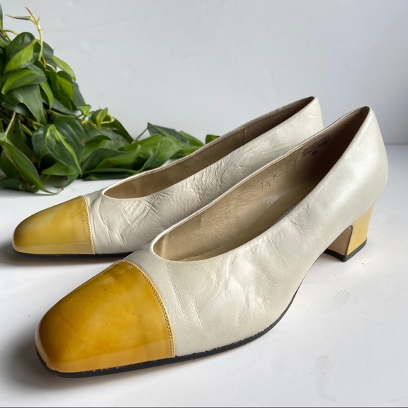 🥀5/$25 Etienne Aigner • Lemon Cap Toe Pumps - Picture 2 of 5